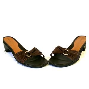 Clarks sandles 8.5